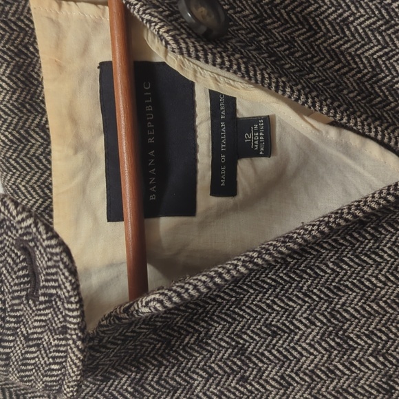 Banana Republic, 12, Black and off white Chevron pattern - Picture 2 of 5